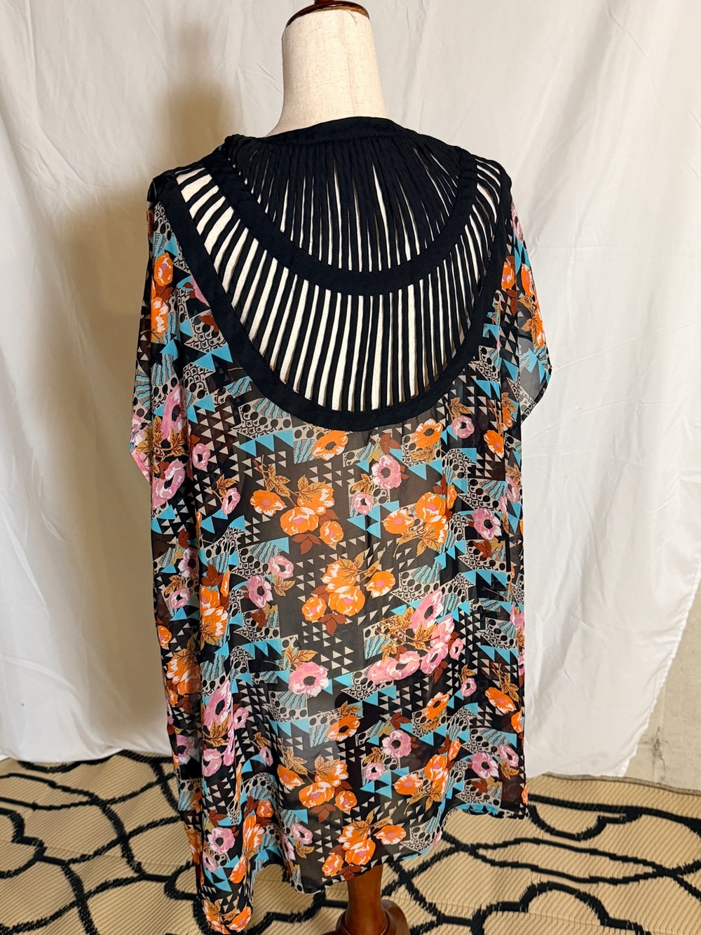 Floral &‎ Geometric Open-Front Kimono - Black with Orange, Teal & Pink Sz 1X